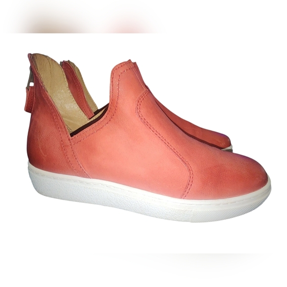Miz Mooz Shoes - Miz Mooz Lilly Leatger Sneaker, Womens 37 EU (6.5 US)